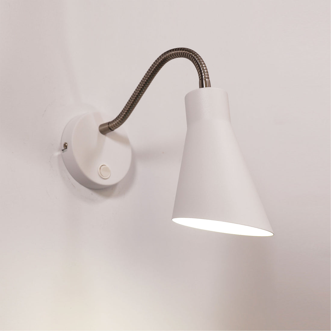 Thor Wall Light White